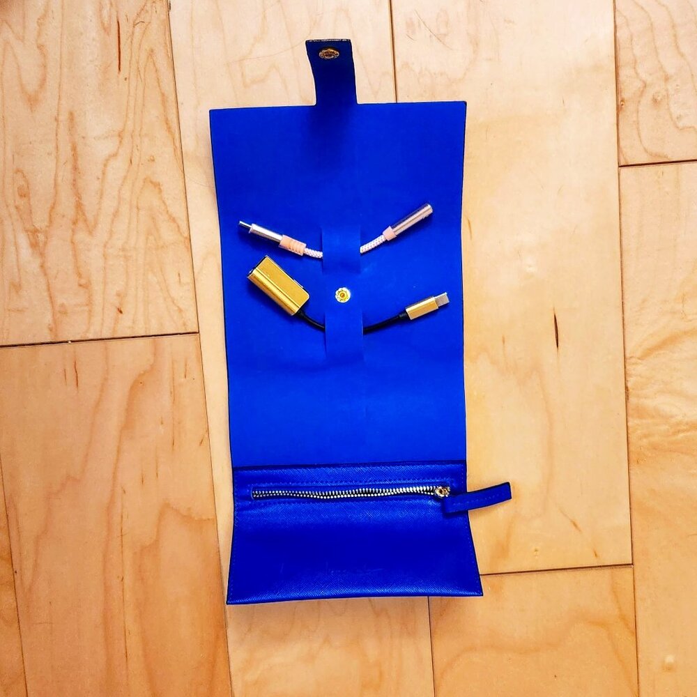 Nicole Miller Phone Camera Cables Wire Travel size Organizer Foldable NEW Blue